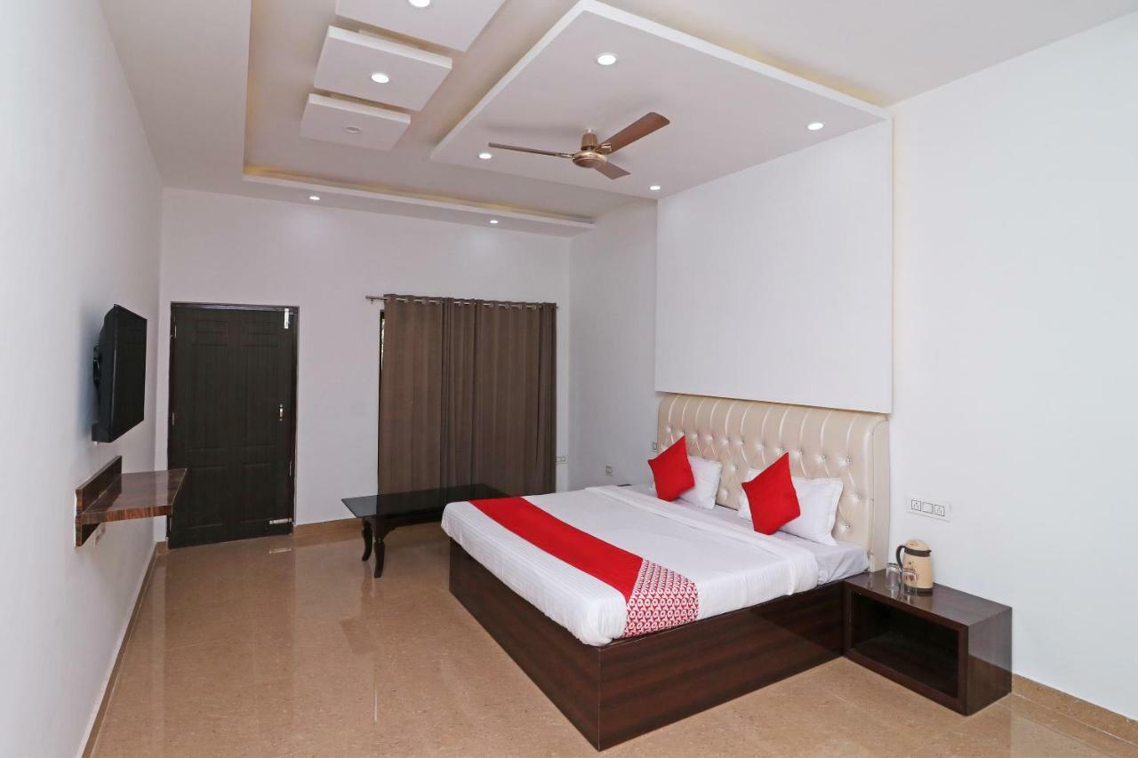 Oyo 29755 Hotel Jammu Airlines מראה חיצוני תמונה