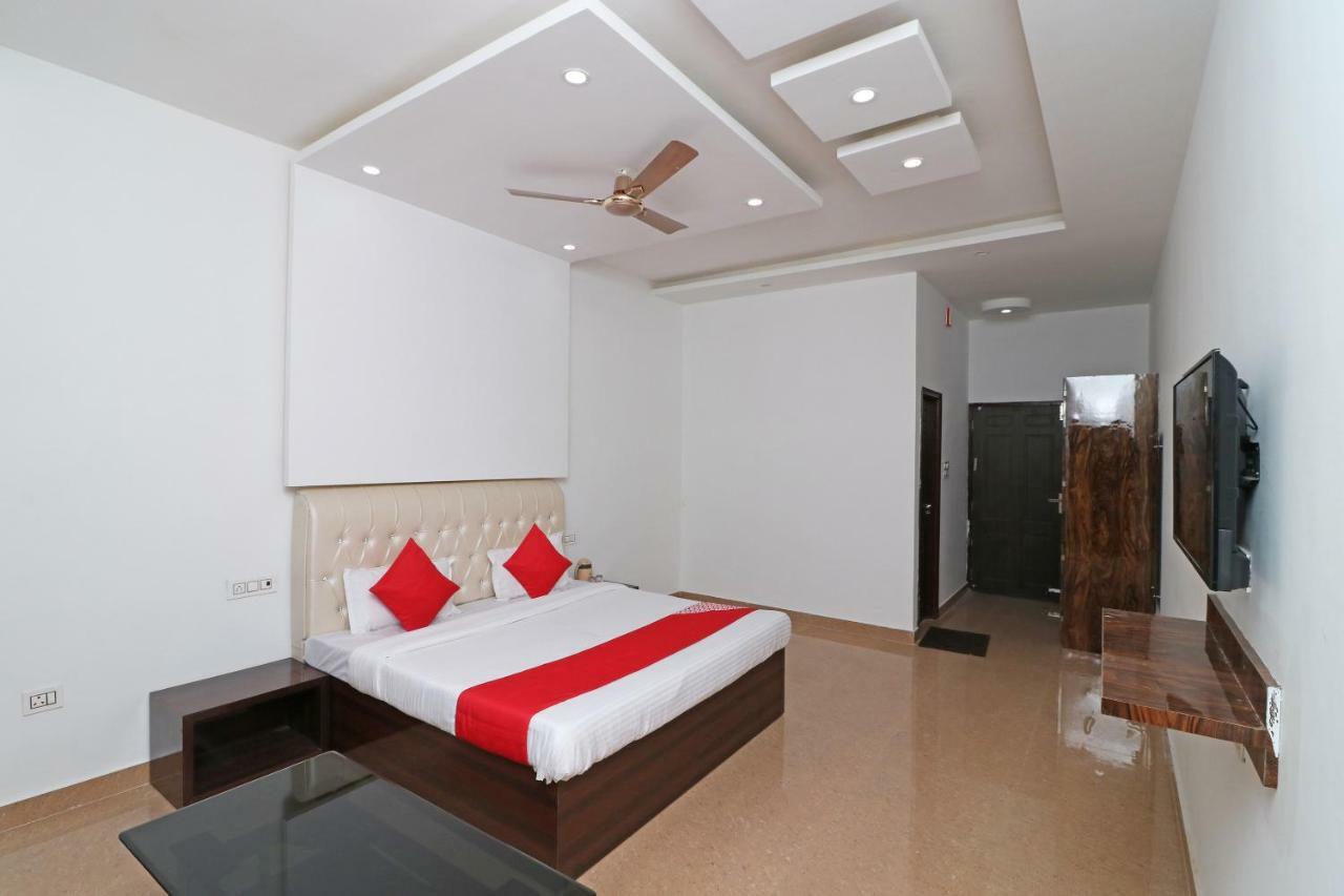 Oyo 29755 Hotel Jammu Airlines מראה חיצוני תמונה