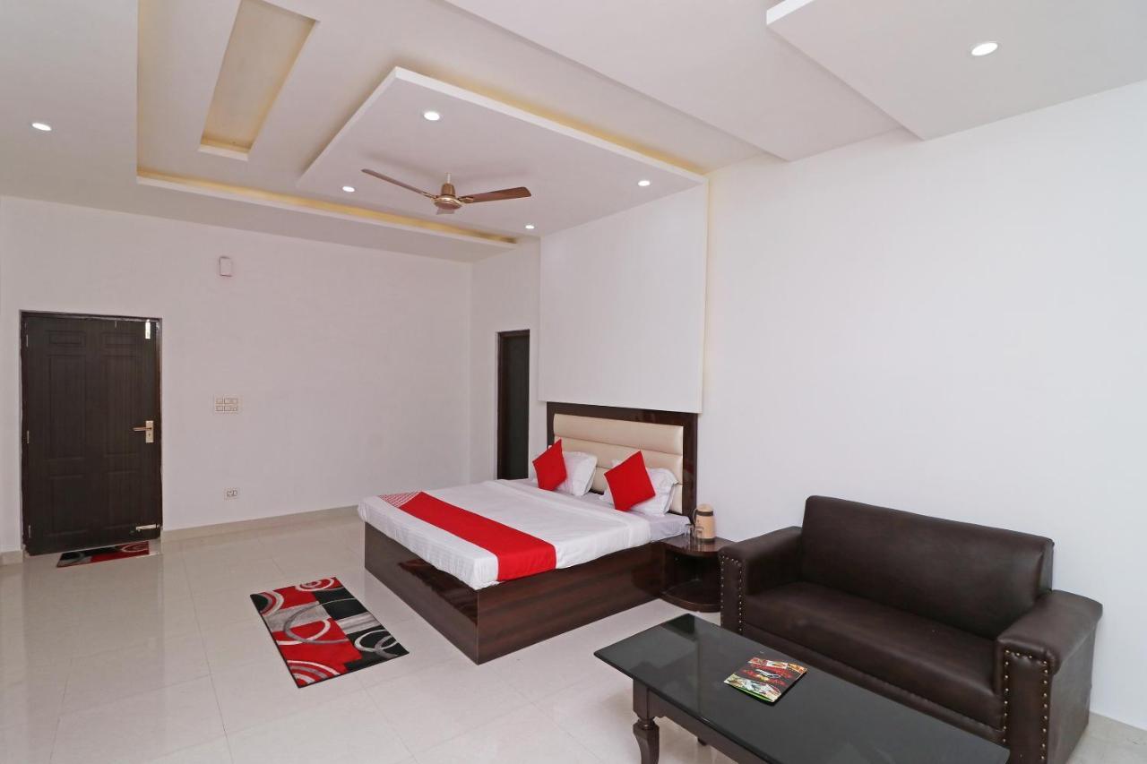 Oyo 29755 Hotel Jammu Airlines מראה חיצוני תמונה